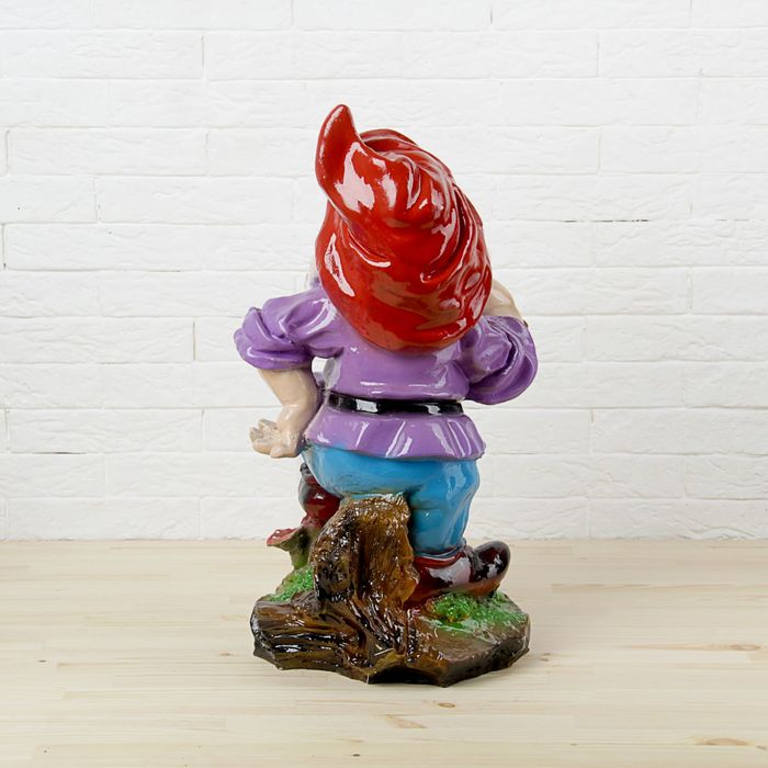 Садовая фигура "Гном с лопатой" средняя, микс