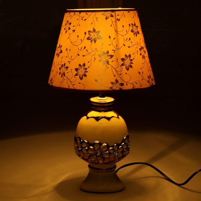 Светильник "Цветочное обрамление" бело-золотой