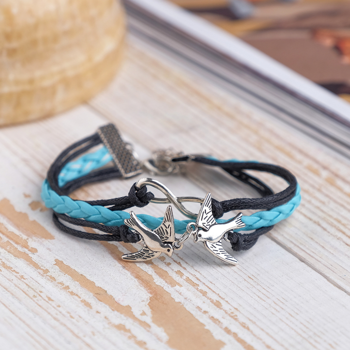 Браслет кожа "Голубушки" 3 нити, цвет чёрно-голубой в серебре