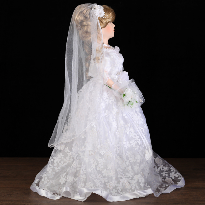 Кукла коллекционная "Невеста Агнесса с букетом"