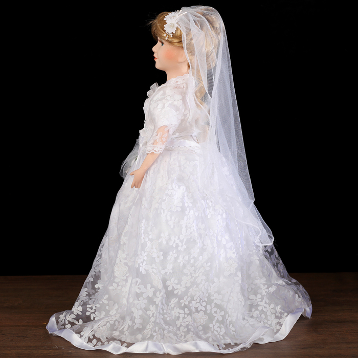 Кукла коллекционная "Невеста Агнесса с букетом"