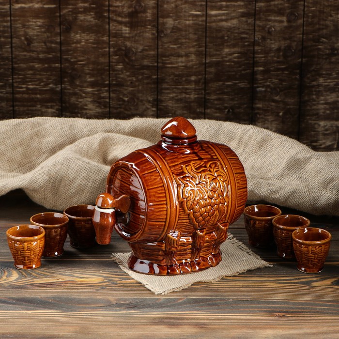 Бочка для вина с рюмками "Виноград" 3 л, коричневая