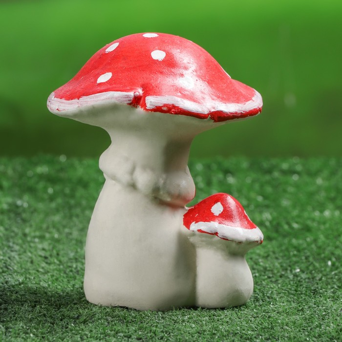 Садовая фигура "Большой и маленький мухомор"