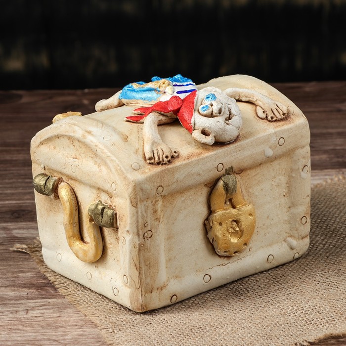 Копилка "Пират на сундуке" малая