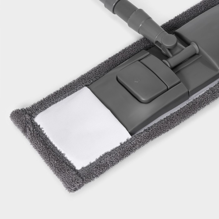 Швабра для мытья пола плоская Доляна, телескопическая ручка 80-120 см, насадка из микрофибры 43×14 см, цвет МИКС