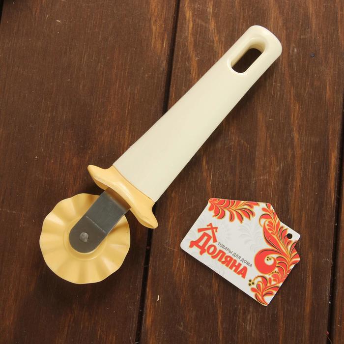 Нож для пиццы и теста "Ваниль" 17 см