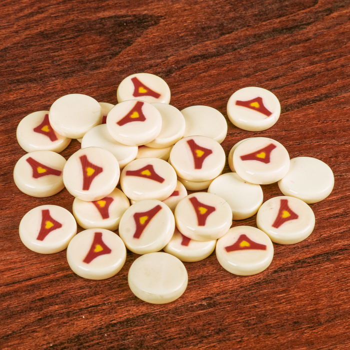 Игра на внимание в колпачки "Под одеялом"