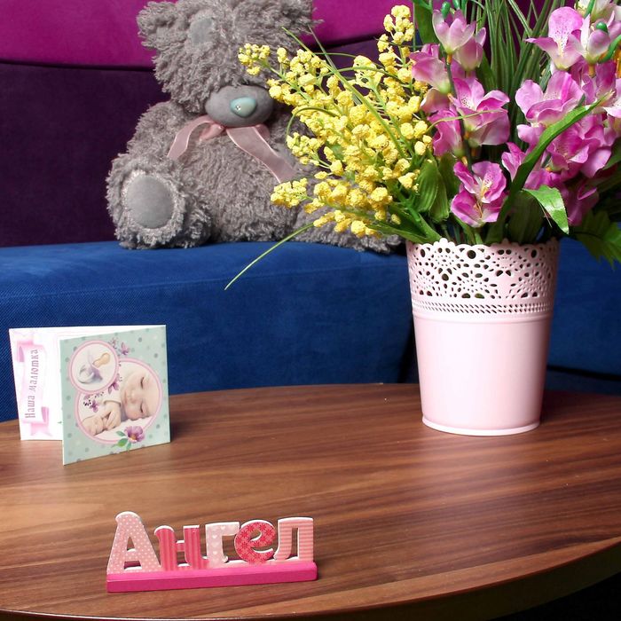 Интерьерные буквы на подставке "Ангел"