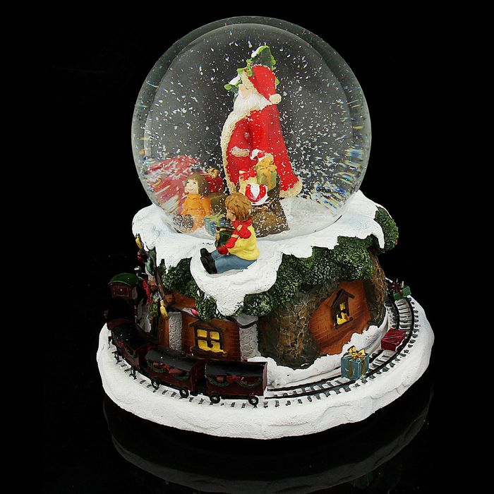 Сувенир снежный шар "Дед Мороз с паровозиком" музыкальный, механический