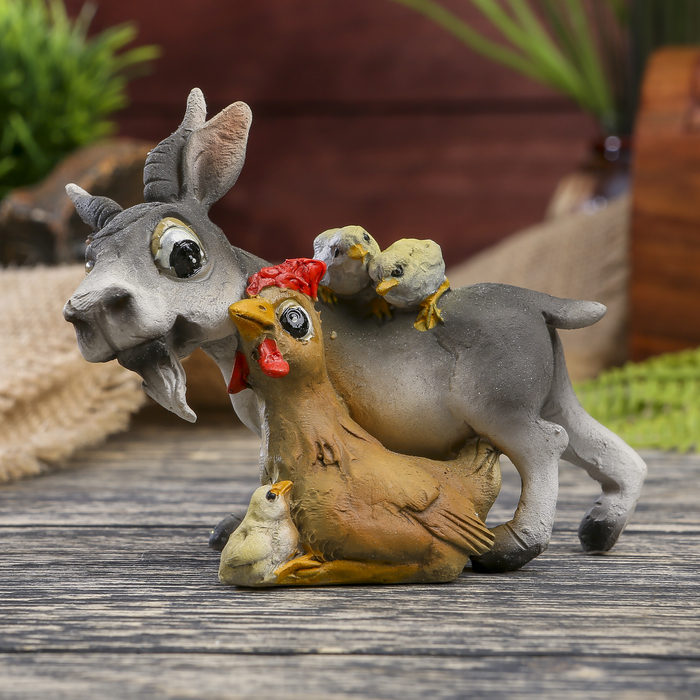 Сувенир-миниатюра "Такая разная семья"