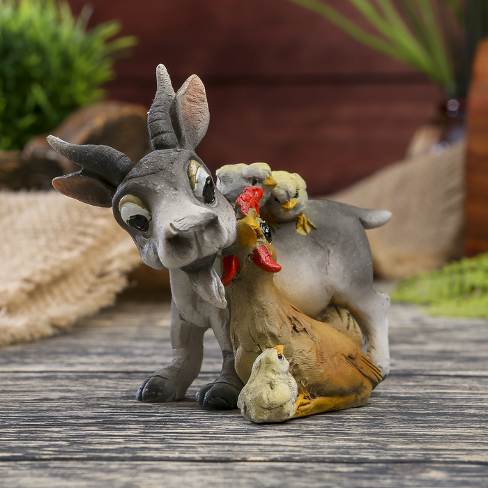 Сувенир-миниатюра "Такая разная семья"