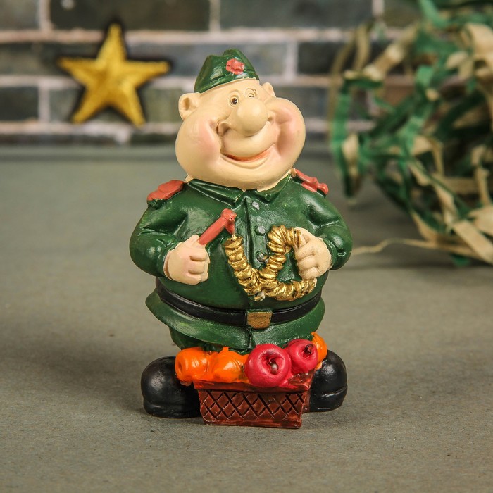 Сувенир "Солдат с баранками"