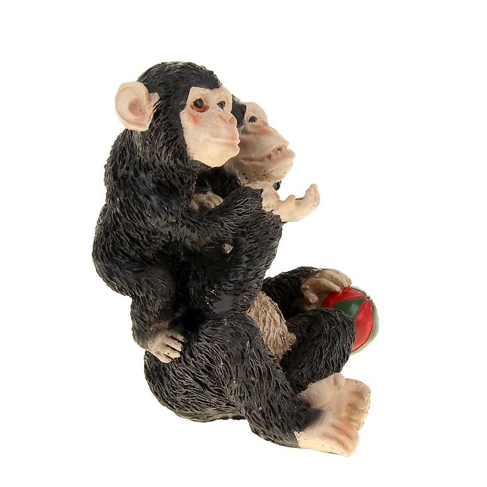 Сувенир "Шимпанзе с мячом" МИКС