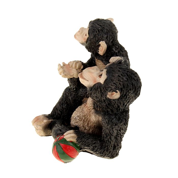 Сувенир "Шимпанзе с мячом" МИКС