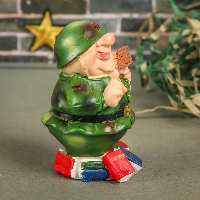 Сувенир "Солдат с табличкой"