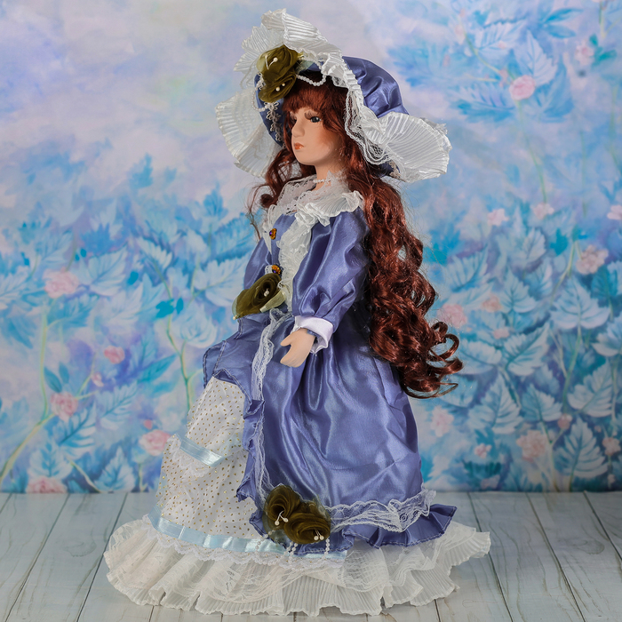 Кукла коллекционная "Клара в синем патье"