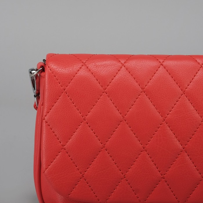 Сумка женская на молнии, регулируемый ремень, цвет красный