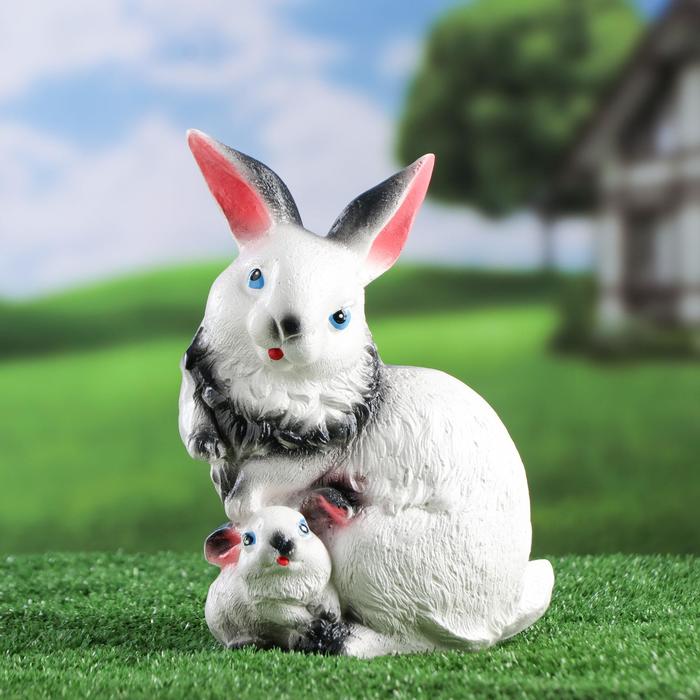 Садовая фигура "Зайчиха с малышом"