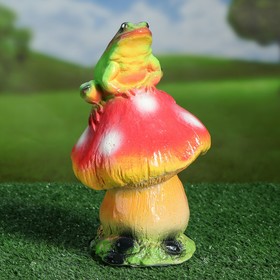 Садовая фигура 'Жаба на грибе', разноцветный, 22 см Ош