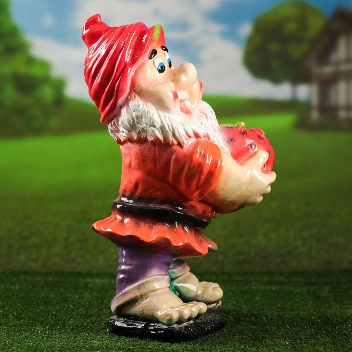 Садовая фигура "Гном с клубникой", одежда, микс, 49 см