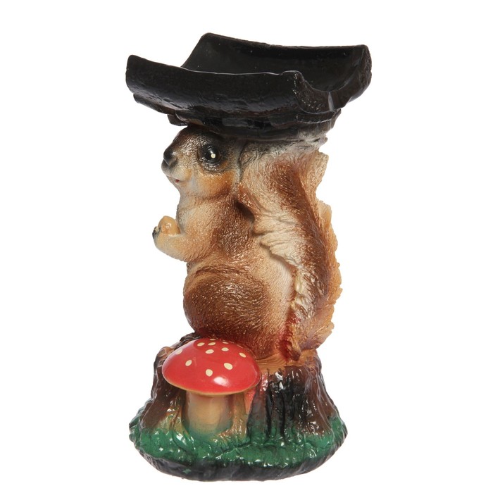 Садовая фигура "Белка на пне с корой" микс