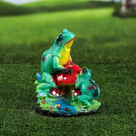 Садовая фигура 'Лягушки на грибе', зелёная, 21 см Ош