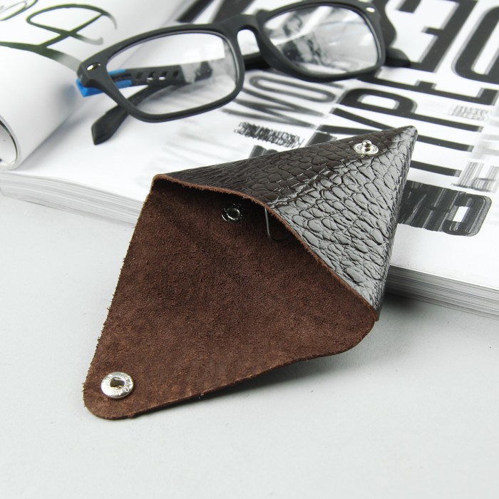 Футляр для монет на кнопке, кайман, цвет коричневый