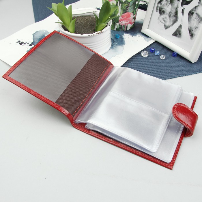 Визитница на кнопке, 2 ряда, 24 листа, цвет красный