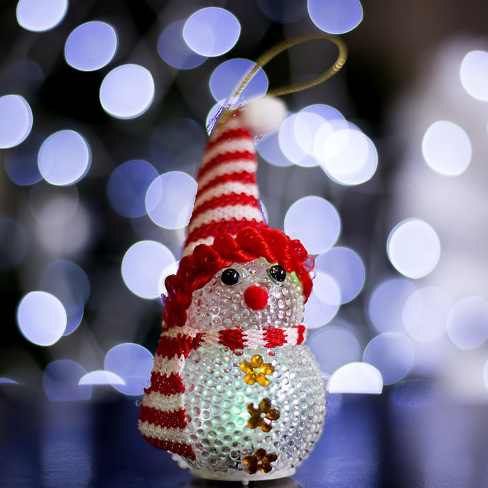 Игрушка световая "Снеговик" (батарейки в комплекте) 5х13 см, 1 LED RGB, КРАСНЫЙ