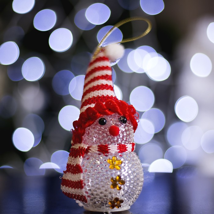 Игрушка световая "Снеговик" (батарейки в комплекте) 5х13 см, 1 LED RGB, КРАСНЫЙ