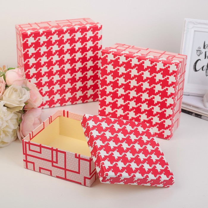 Набор коробок 3в1 "Геометрия", красный, 20 х 20 х 9,5 - 15,5 х 15,5 х 7 см