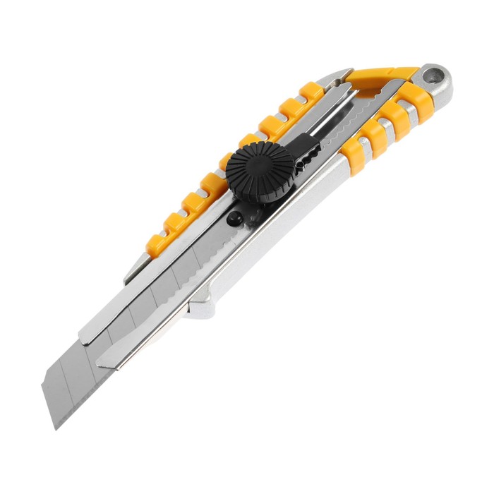 фото Нож универсальный tundra, прорезиненный металлический корпус, винтовой фиксатор, 18 мм