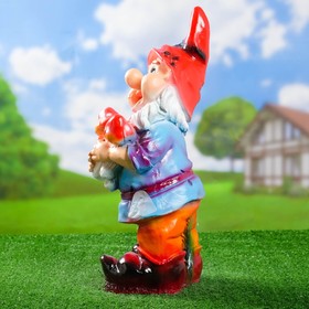 

Садовая фигура "Гном с поганками" 22х23х48см