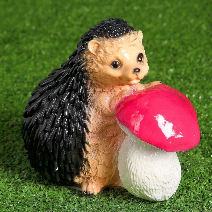 Садовая фигура "Еж c грибочком"