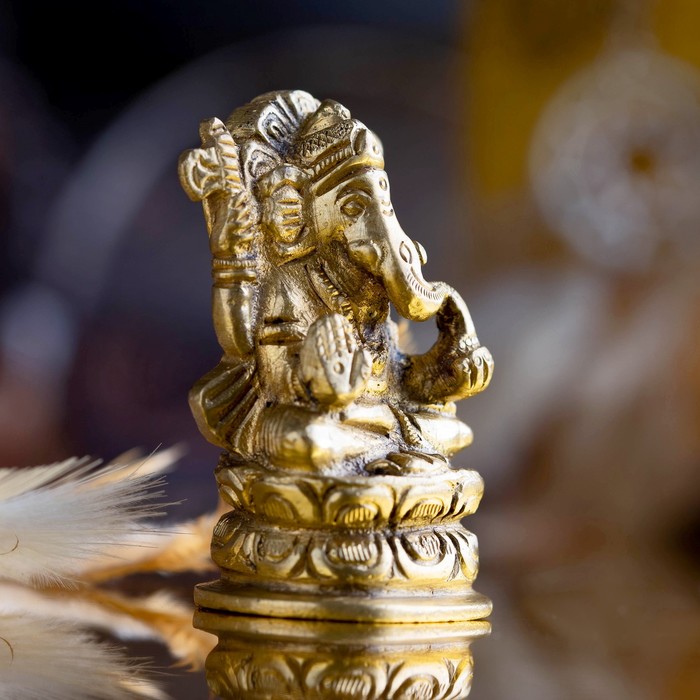 Сувенир "Ганеша в позе лотоса"