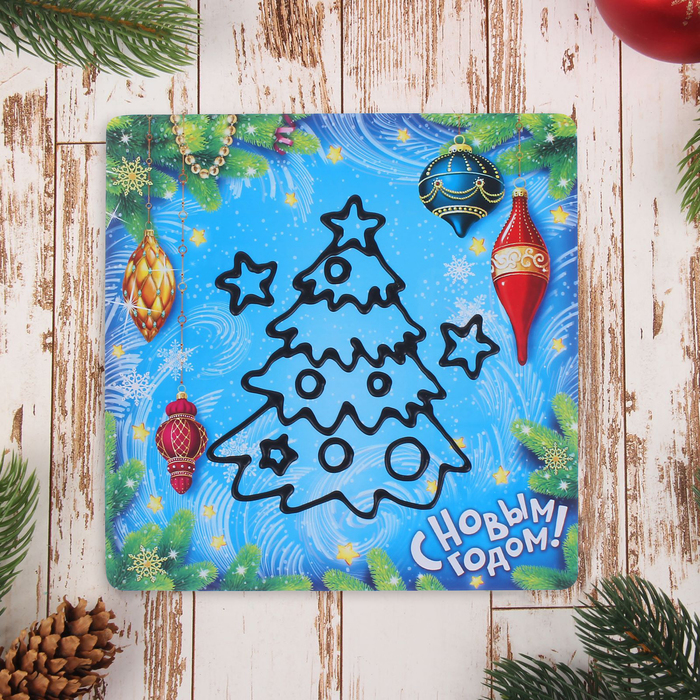 Витражная аппликация шариковым пластилином "Елочка"