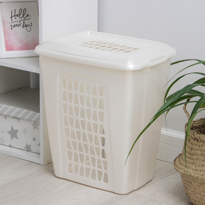 Корзина для белья с крышкой 45 л "Молетта" прямоугольная, цвет перламутрово-белый