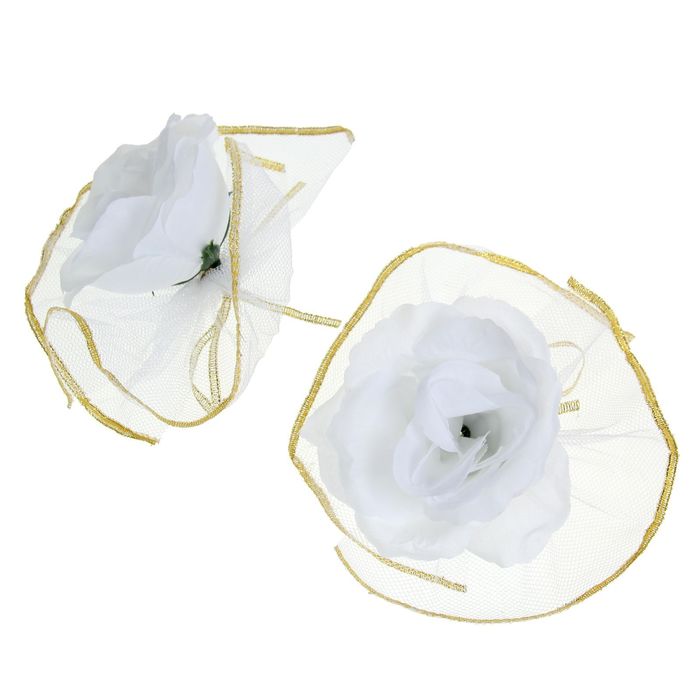 Набор белых роз для украшения свадебного авто