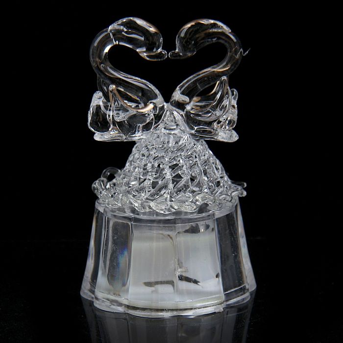 Сувенир световой "Лебеди ажурные с сердечком"