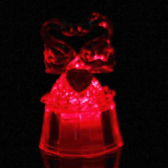 Сувенир световой "Лебеди ажурные с сердечком"