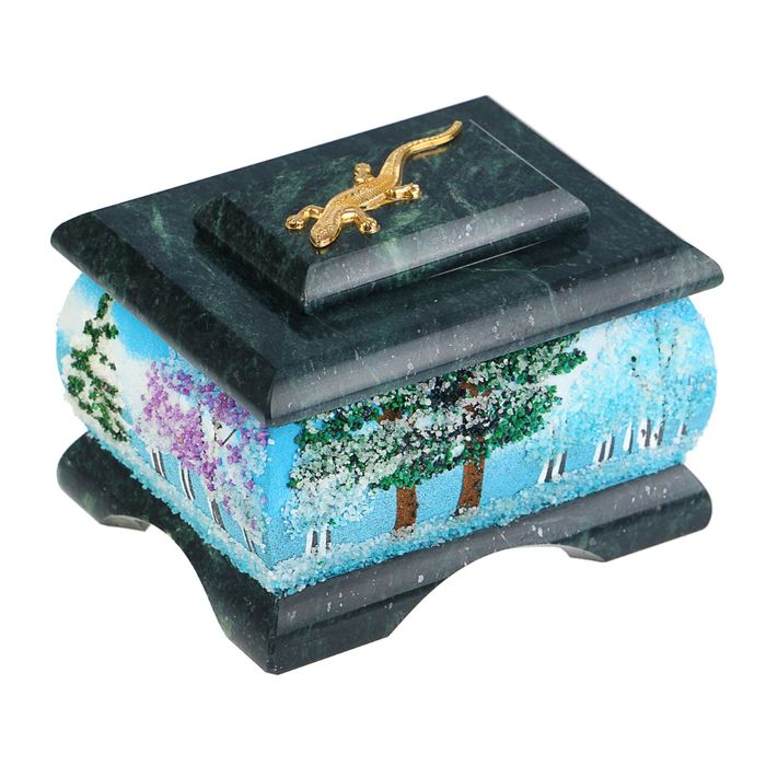 Шкатулка "Зима" с рисунком и ящеркой