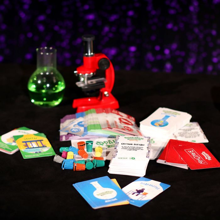 Настольная игра экономическая "Франкельвиль. Город безумных ученых"