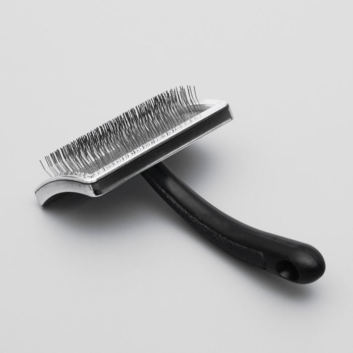 Щетка-пуходерка без капель для вычёсывания животных с шерстью средней длины, основание 85 х 46мм