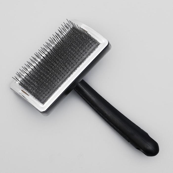 Щетка-пуходерка без капель для вычёсывания животных с шерстью средней длины, основание 85 х 46мм