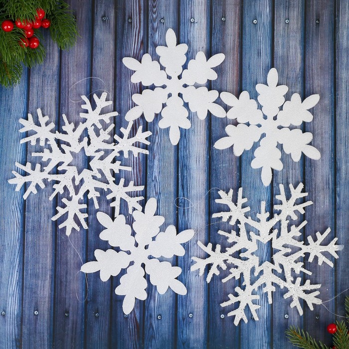 Бусы на ёлку "Резные снежинки"
