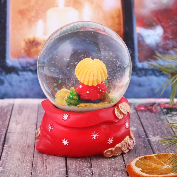 Сувенир снежный шар "Богатейка. Домовенок с метлой", d=8 см