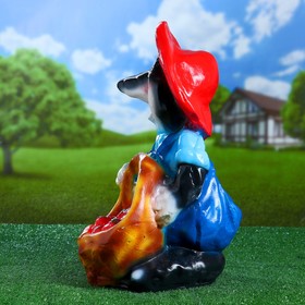 

Садовая фигура "Крот с клубникой" 23х25х46см