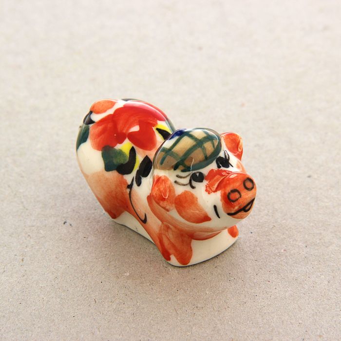 Сувенир «Поросёнок в кепке», гжель, цветной