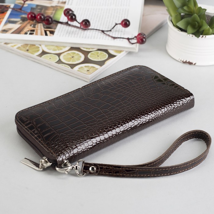 Кошелек женский на молнии, 3 отдела, коричневый крокодил