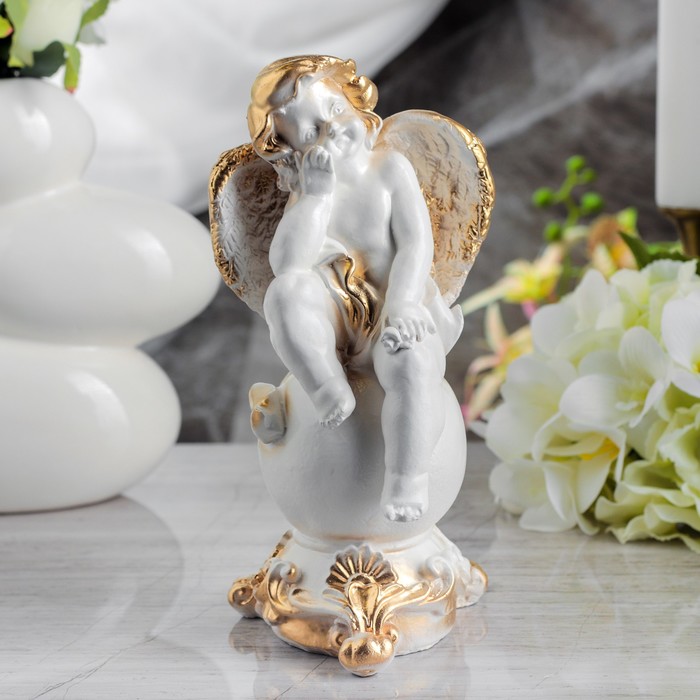 Статуэтка "Задумчивый ангел на шаре" малая, белая